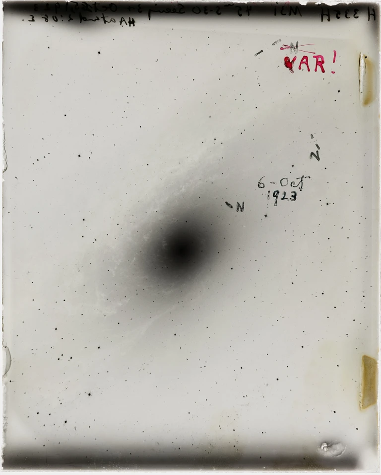 Hubble’s Andromeda photographic plate with a star marked VAR! in handwritten ink